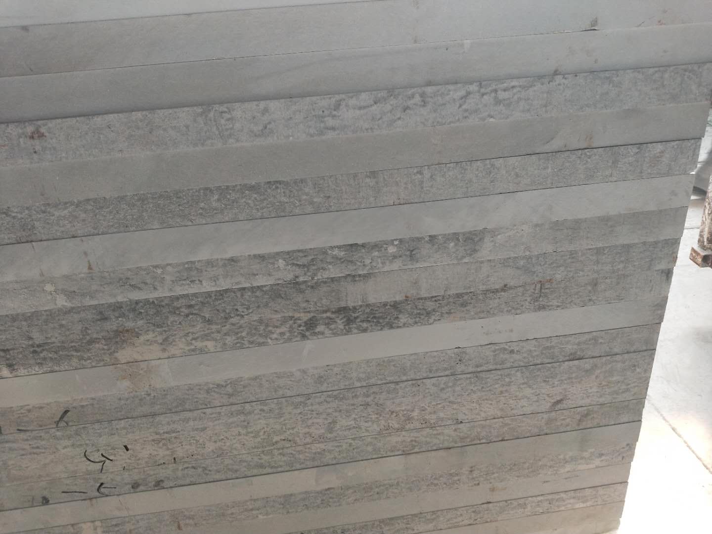 Hochdichte Kalziumsilikatplatte 800 kg/m³ mit Kohlefaser (Carbon Fiber) – Industrielle Hochtemperatur Dämmung